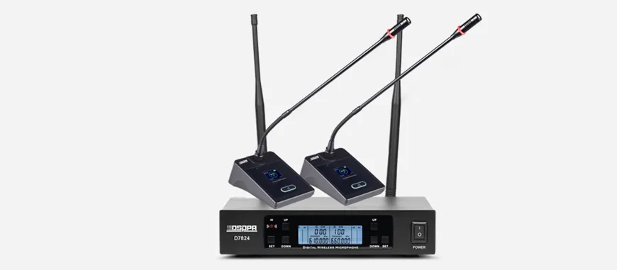 True Diversity UHF Wireless Microphone System with 2 Desktop Microphones