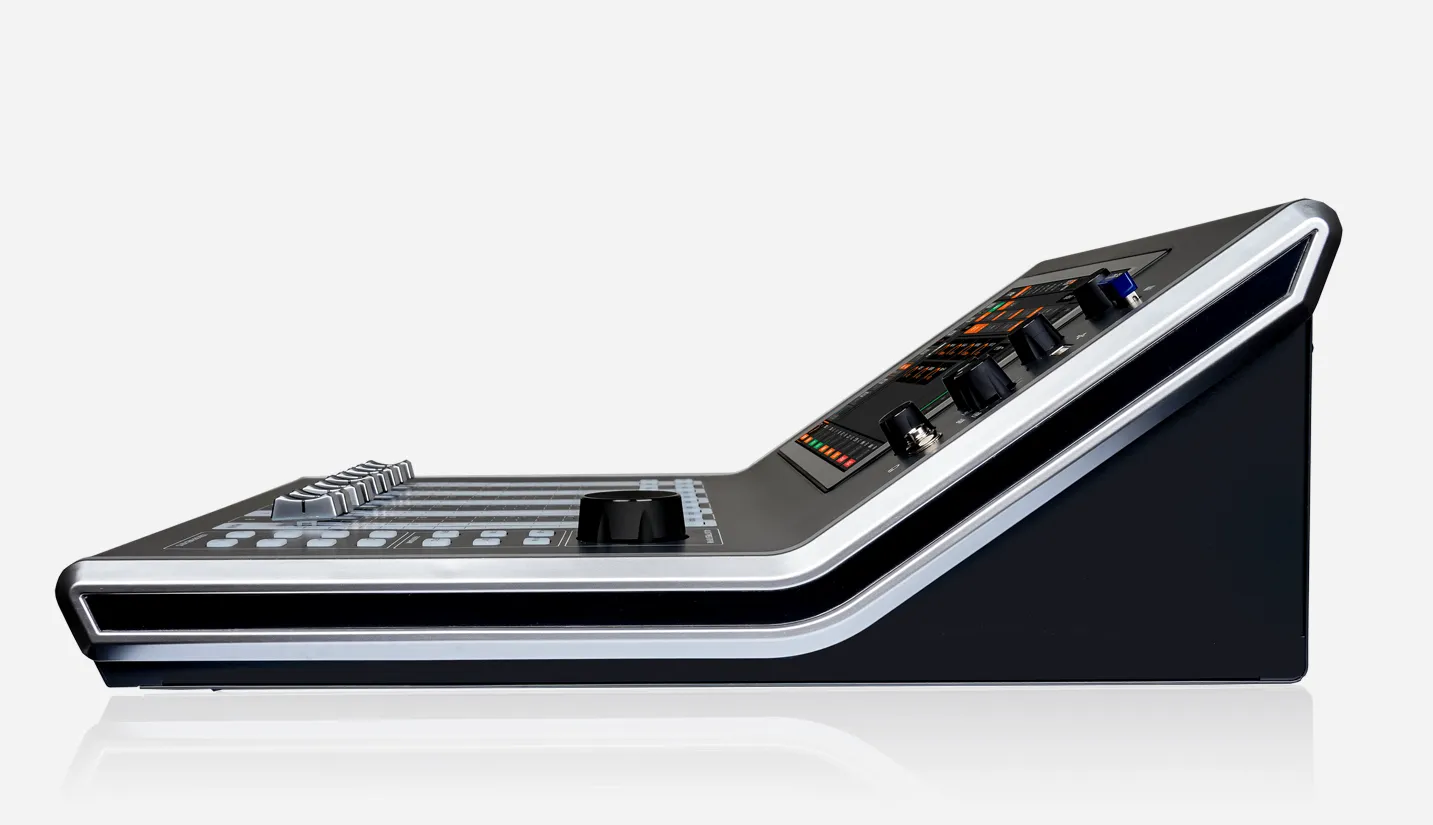 20-Channel Professional Digital Mixing Console