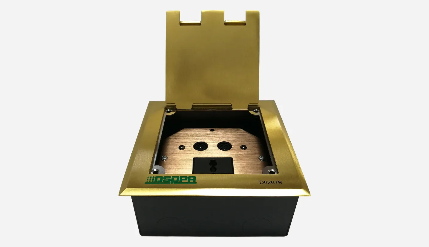 Conference Clamshell Slot